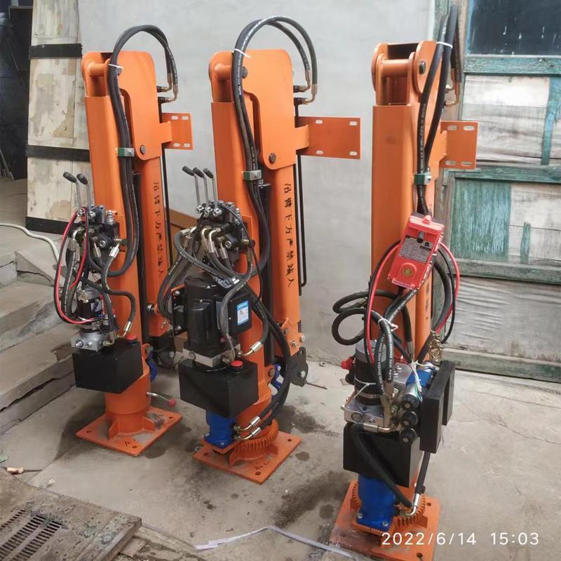 固阳县重汽蓝牌随车吊 3.2吨 国六动力强 液压驱动 农用自卸起重机